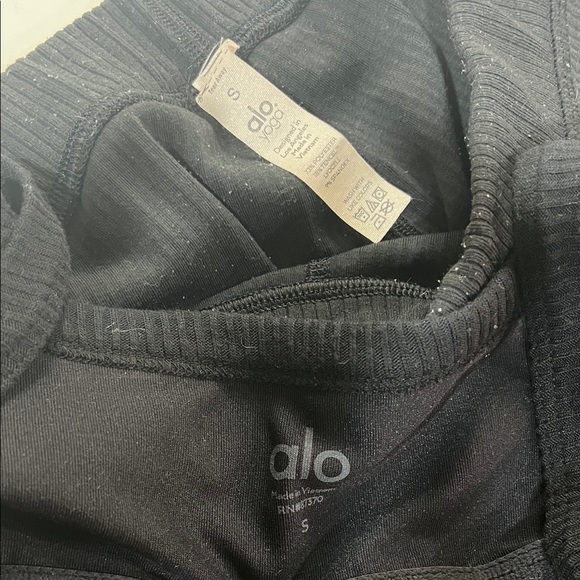 ALO Yoga Black Ribbed Set - Picture 2 of 5